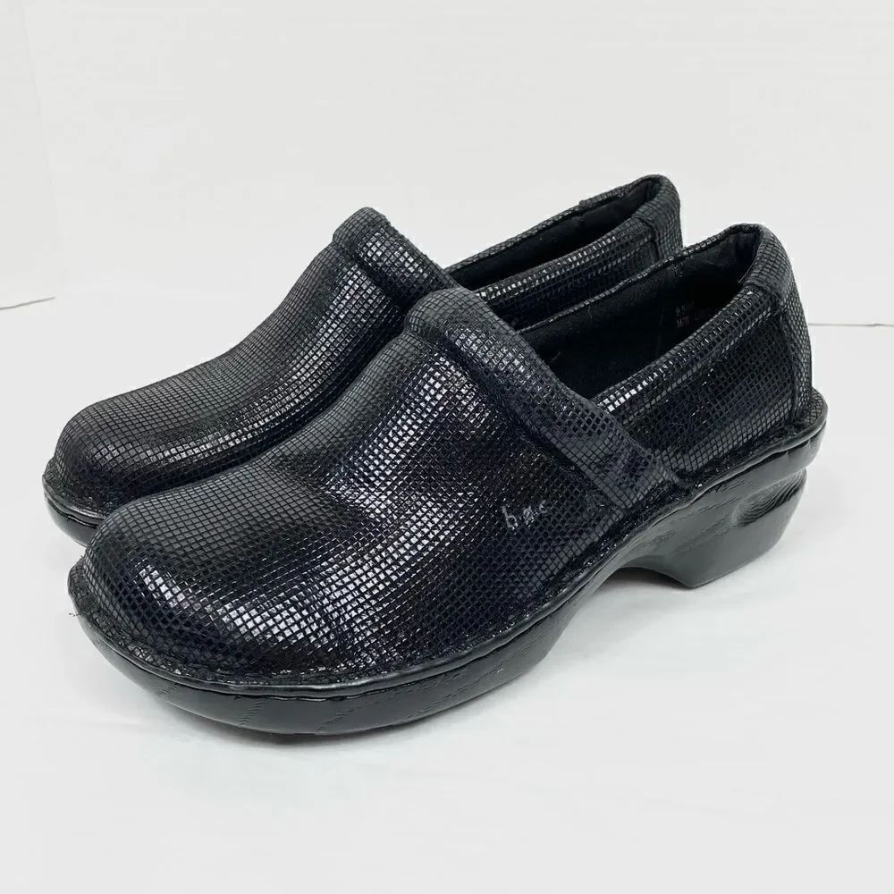 Born b.o.c. Toby Black Leather Clogs